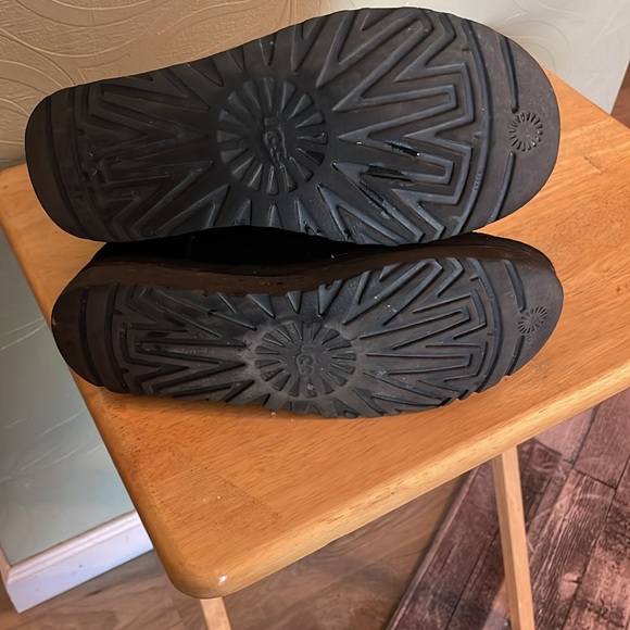 EUC UGG Constantine Boots Women’s Short - Black - Size 7 - Picture 2 of 5